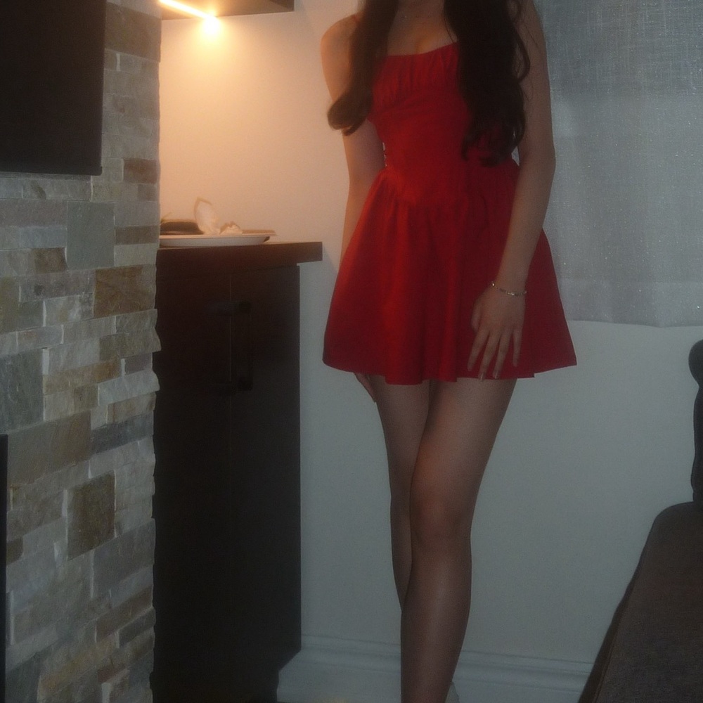 Elegant Red Strapless Dress
